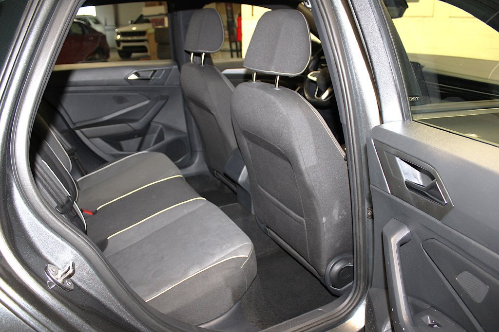 Used 2025 Volkswagen Jetta Sport FWD image 31
