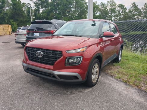 New 2025 Hyundai Venue SE image 3