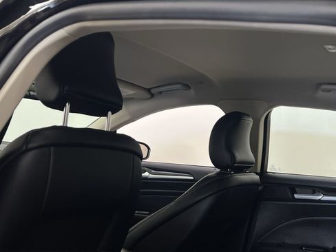 Used 2019 Ford Fusion Energi Titanium FWD image 23
