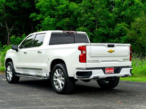 Used 2023 Chevrolet Silverado 1500 High Country w/ High Country Premium Package AWD/4WD image 8