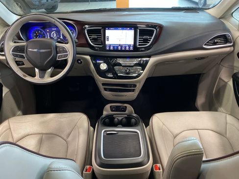Used 2020 Chrysler Pacifica Limited image 14