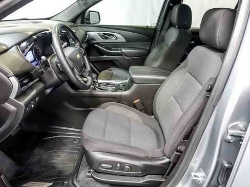 Certified 2023 Chevrolet Traverse LT FWD image 12