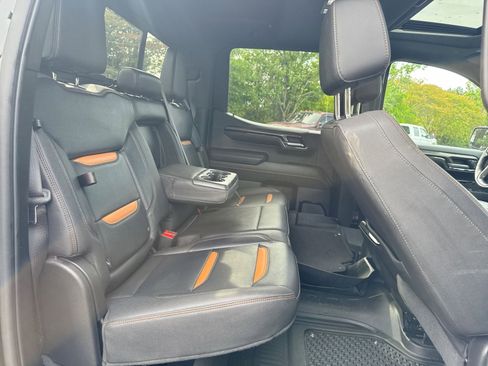 Used 2023 GMC Sierra 1500 AT4 w/ Technology Package AWD/4WD image 32