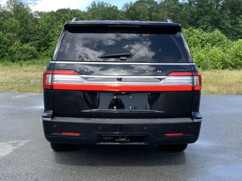 Used 2018 Lincoln Navigator L Reserve w/ Technology Package image 6