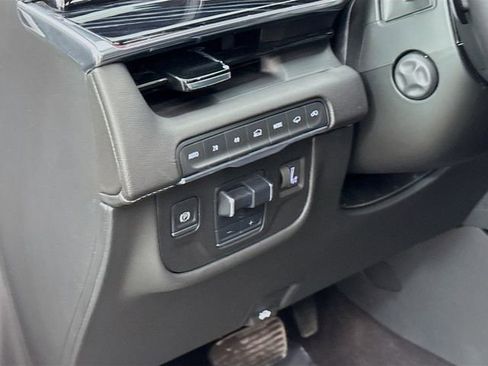 Used 2023 Cadillac Escalade ESV Sport w/ Touring Package image 12