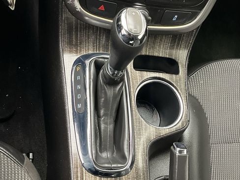 Used 2016 Chevrolet Malibu LT image 17