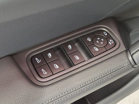 New 2026 Porsche Cayenne Coupe AWD/4WD image 15