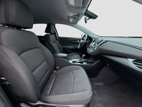 Used 2019 Chevrolet Malibu LT image 18