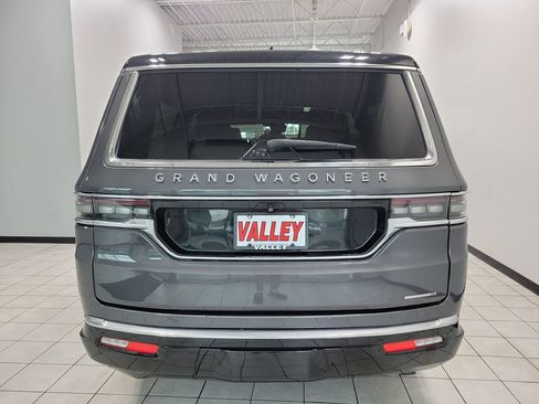 Certified 2024 Jeep Grand Wagoneer L Series III AWD/4WD image 11