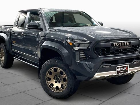 Used 2024 Toyota Tacoma Trailhunter Hybrid Double Cab image 2