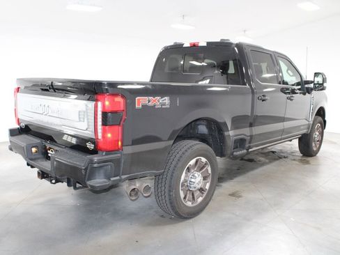 Used 2025 Ford F350 King Ranch w/ FX4 Off-Road Package image 9