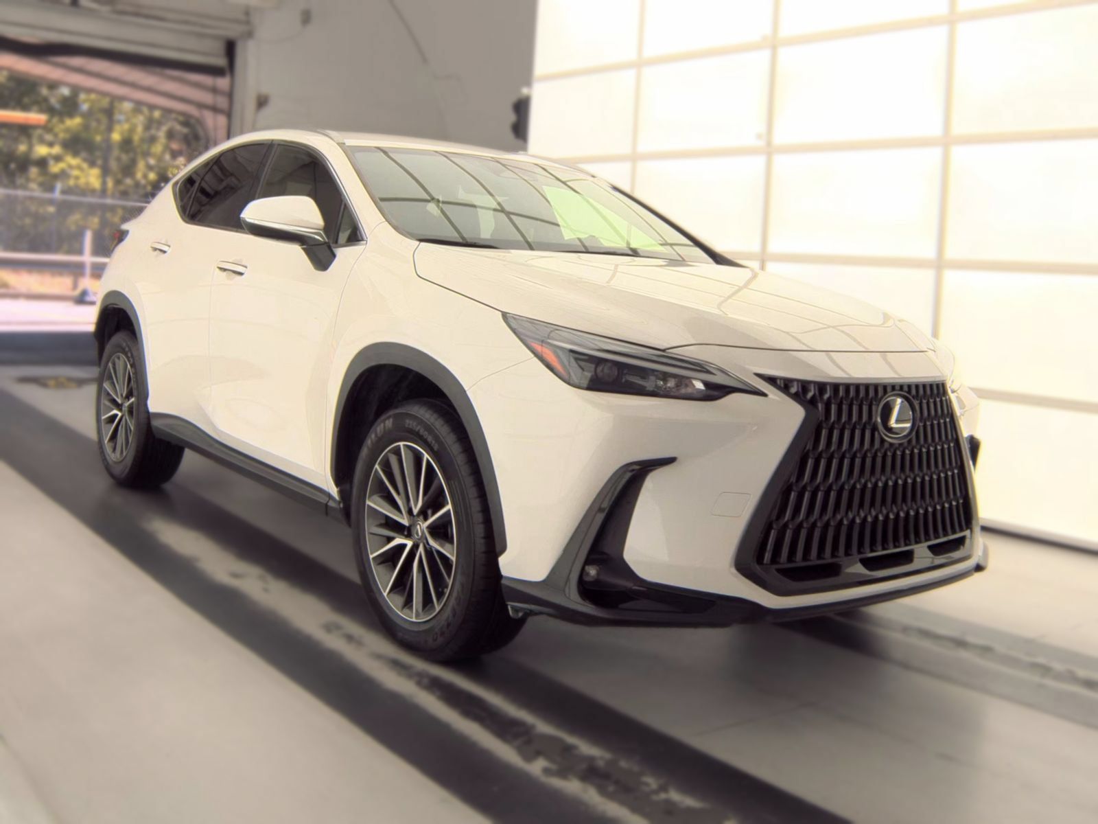 Used 2023 Lexus NX 250 FWD w/ Towing Package (2000 Lbs) image 4