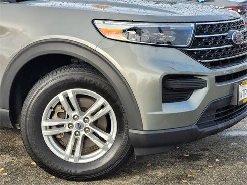 Used 2020 Ford Explorer XLT w/ Class III Trailer Tow Package image 9