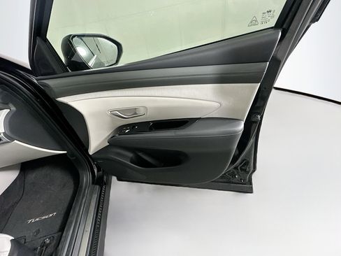 Used 2025 Hyundai Tucson Limited image 33