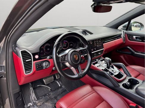 Used 2021 Porsche Cayenne S AWD/4WD image 6