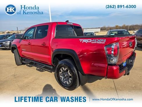 Used 2022 Toyota Tacoma TRD Off-Road w/ Technology Package image 3