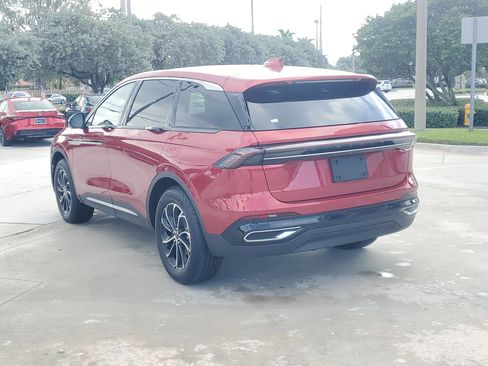 Used 2025 Lincoln Nautilus Premier image 8