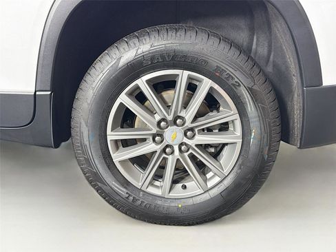 Used 2023 Chevrolet Traverse LT image 31