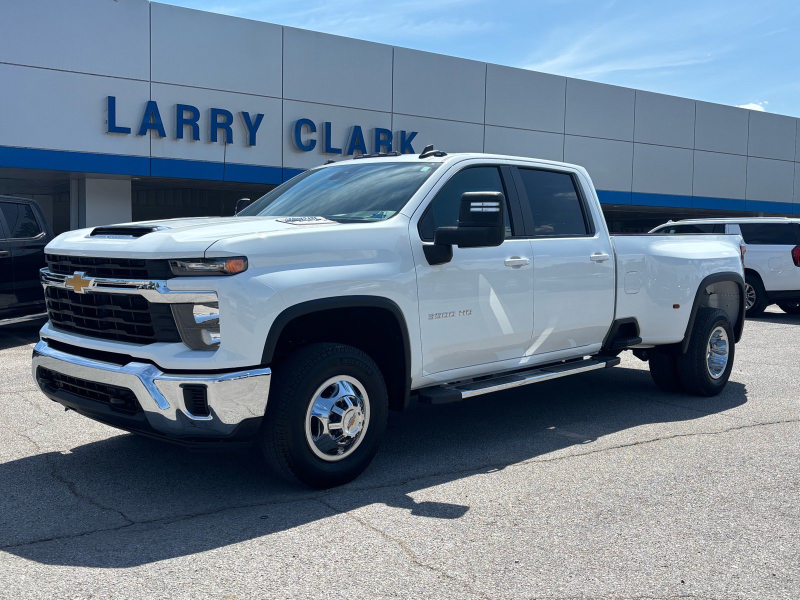 Certified 2024 Chevrolet Silverado 3500 LT RWD image 1
