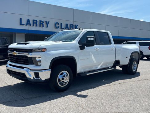 Certified 2024 Chevrolet Silverado 3500 LT RWD image 1