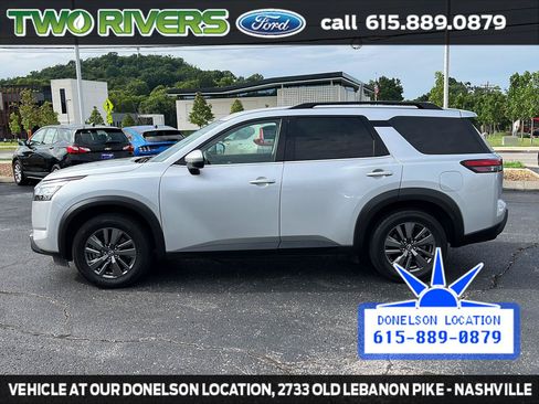 Used 2022 Nissan Pathfinder SV FWD image 5