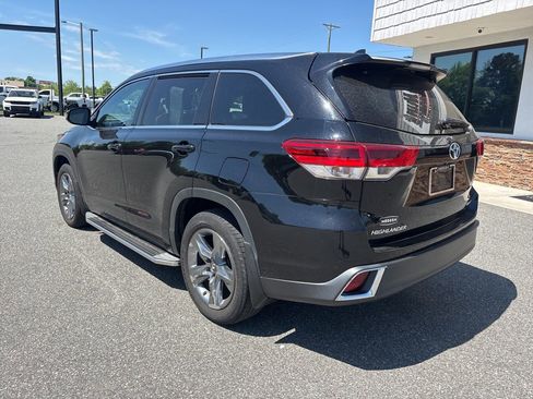 Used 2019 Toyota Highlander Limited Platinum image 6