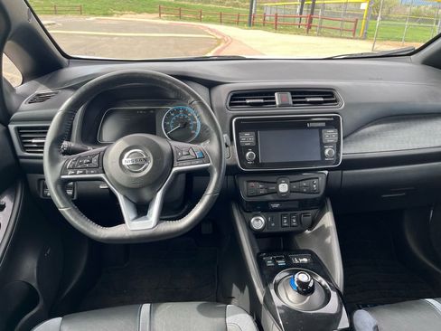 Used 2019 Nissan Leaf SL w/ SL Technology Package FWD image 18