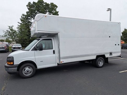 New 2025 GMC Savana 3500 Extended w/ Power Convenience Package RWD image 5