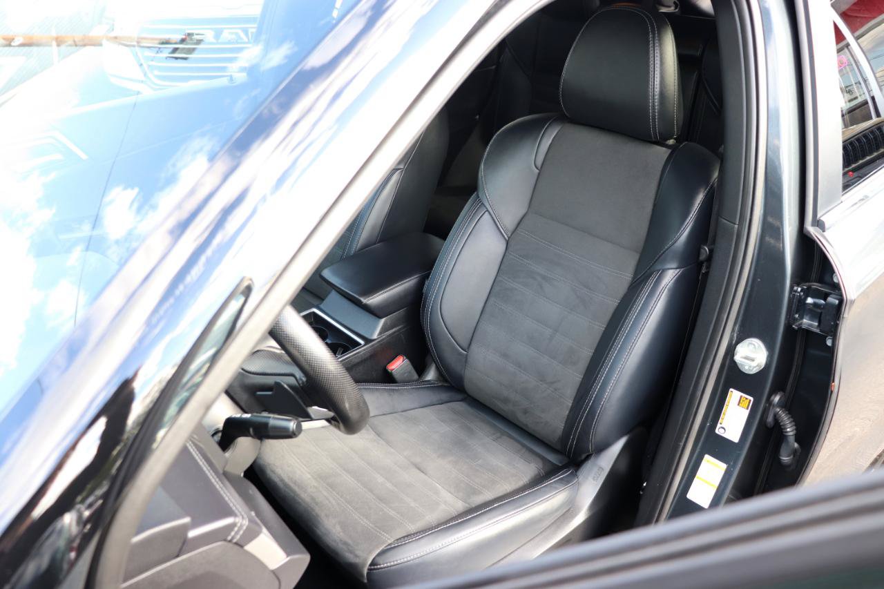 Used 2024 Mitsubishi Outlander AWD image 11
