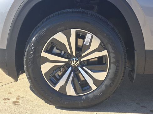 New 2026 Volkswagen Atlas SE image 9