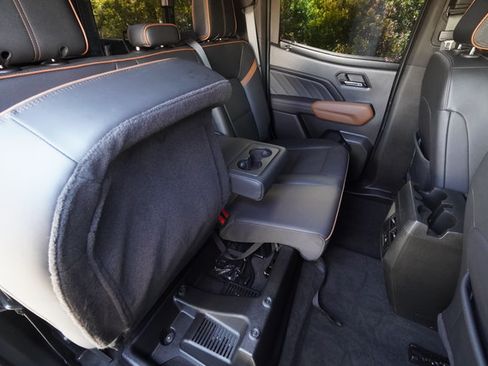 Used 2024 GMC Canyon AT4 w/ AT4 Premium Package AWD/4WD image 29