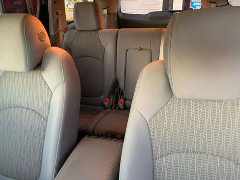 Used 2015 Chevrolet Traverse LS image 29