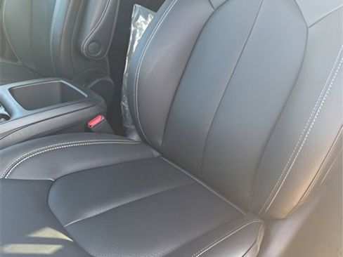 New 2026 Chrysler Pacifica Select image 19