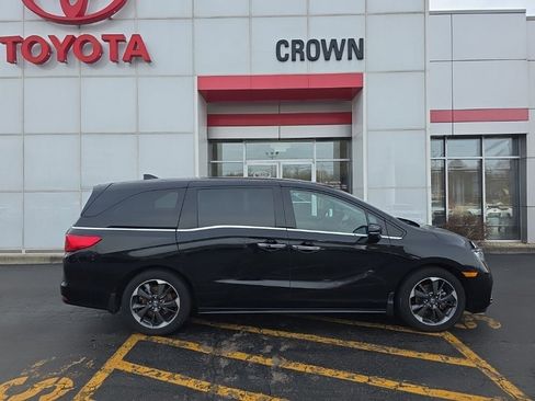 Used 2022 Honda Odyssey Elite image 2