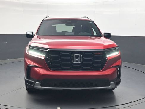 Certified 2025 Honda Pilot TrailSport image 9