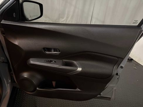 Used 2021 Nissan Kicks SV image 28