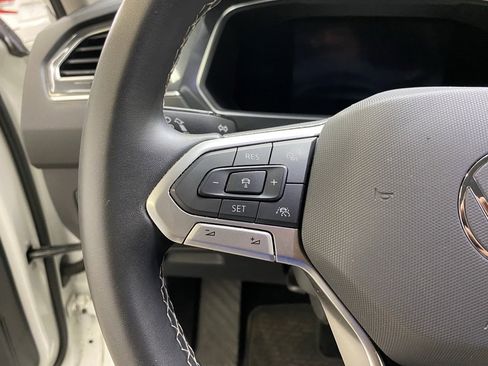 Used 2022 Volkswagen Tiguan SE image 24