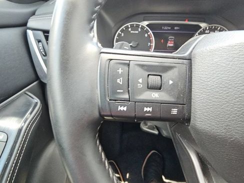 Used 2025 Nissan Rogue SV FWD image 30