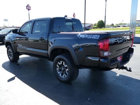 Used 2019 Toyota Tacoma TRD Off-Road w/ Technology Package AWD/4WD image 7