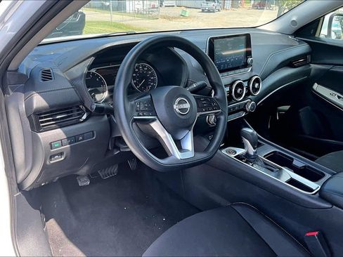 Used 2024 Nissan Sentra SV FWD image 5