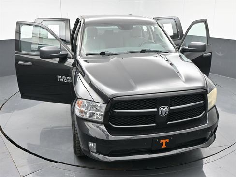 Used 2018 RAM 1500 Express w/ Express Value Package image 38