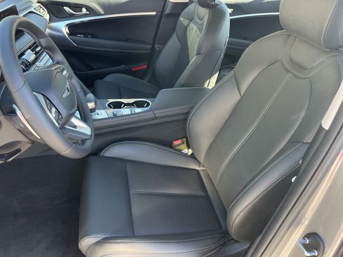 Used 2026 Genesis G70 2.5T image 15
