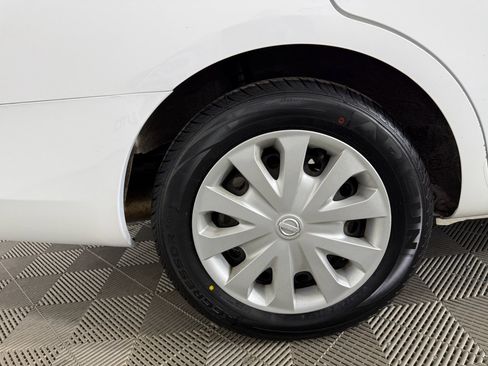 Used 2019 Nissan Versa S image 5