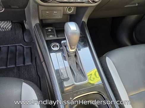 Used 2023 Nissan Kicks SR w/ SR Premium Package FWD image 27