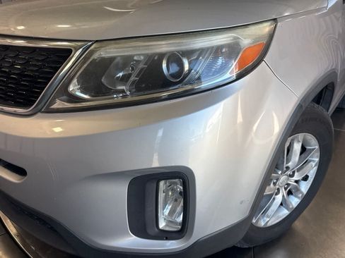 Used 2015 Kia Sorento LX AWD/4WD image 9