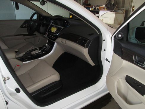 Used 2017 Honda Accord EX-L image 27