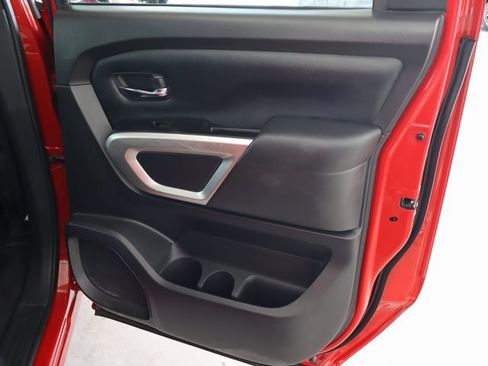 Used 2023 Nissan Titan SV image 39