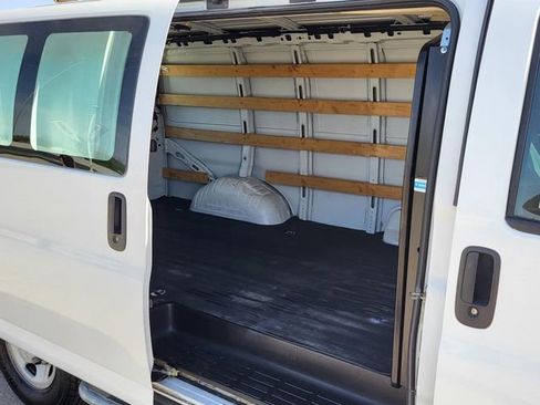 Used 2018 Chevrolet Express 2500 w/ Driver Convenience Package image 24