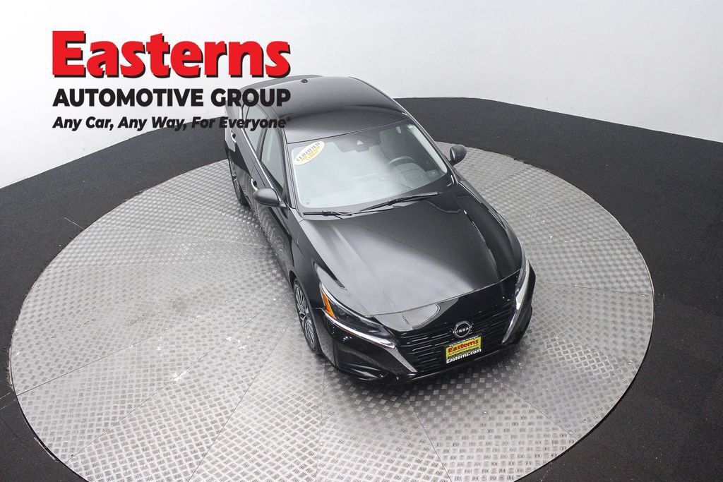 Used 2025 Nissan Altima 2.5 SV FWD image 5