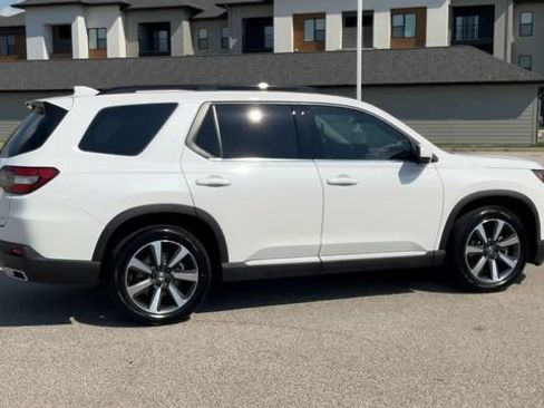 Used 2023 Honda Pilot Elite image 9